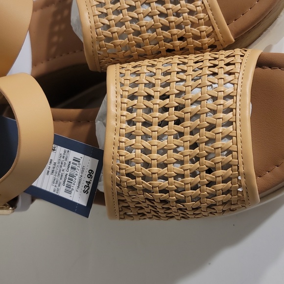 Universal Thread NIB Alba Beige Tan Platform Sandals sz 9.5 Memory Comfort Foam - Picture 11 of 12